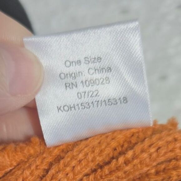 Yellowstone Dutton Ranch Ribbed Knit Beanie With Logo Patch Orange - Picture 4 of 4